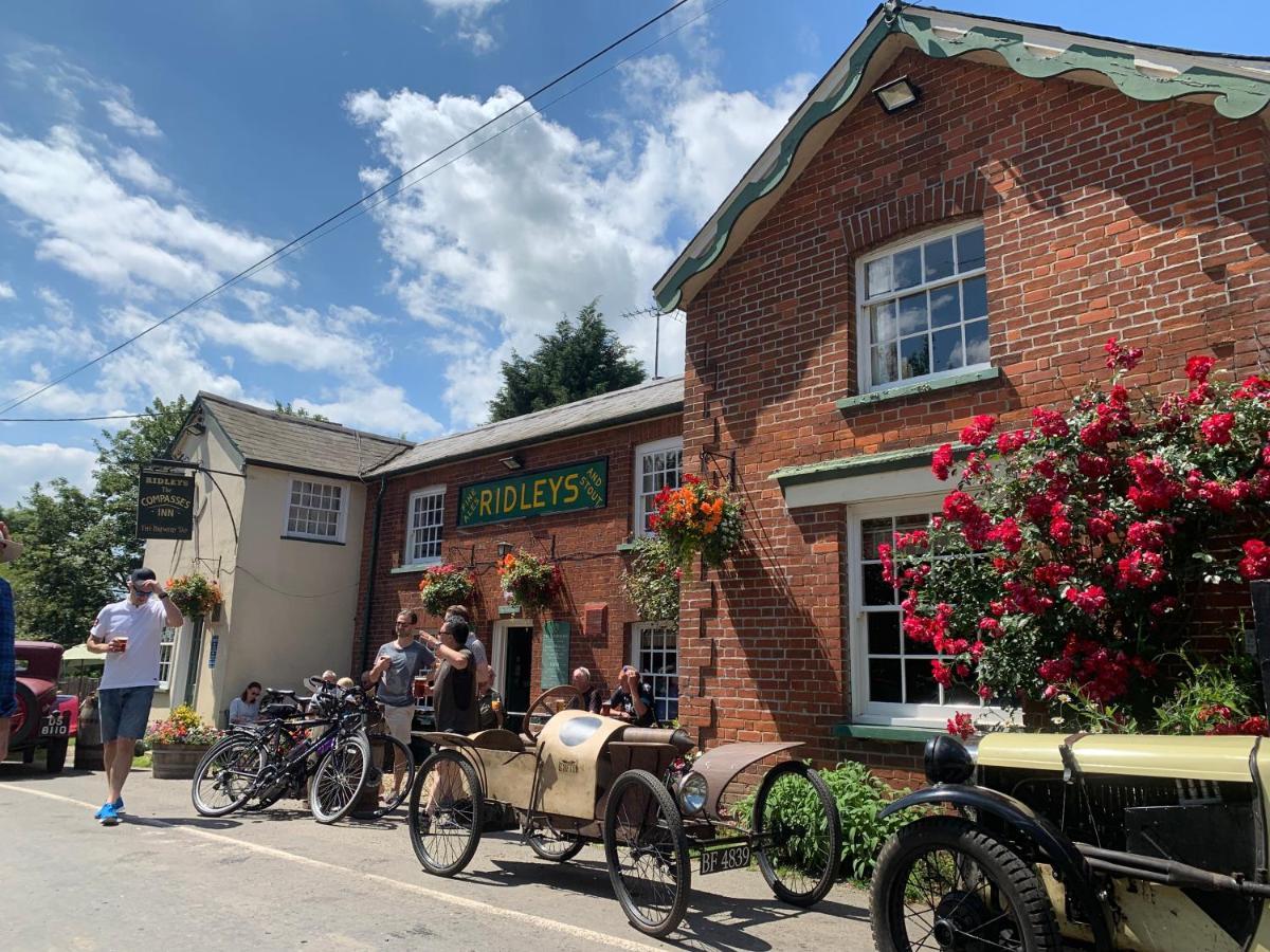 The Compasses Hotel Chelmsford Exterior photo