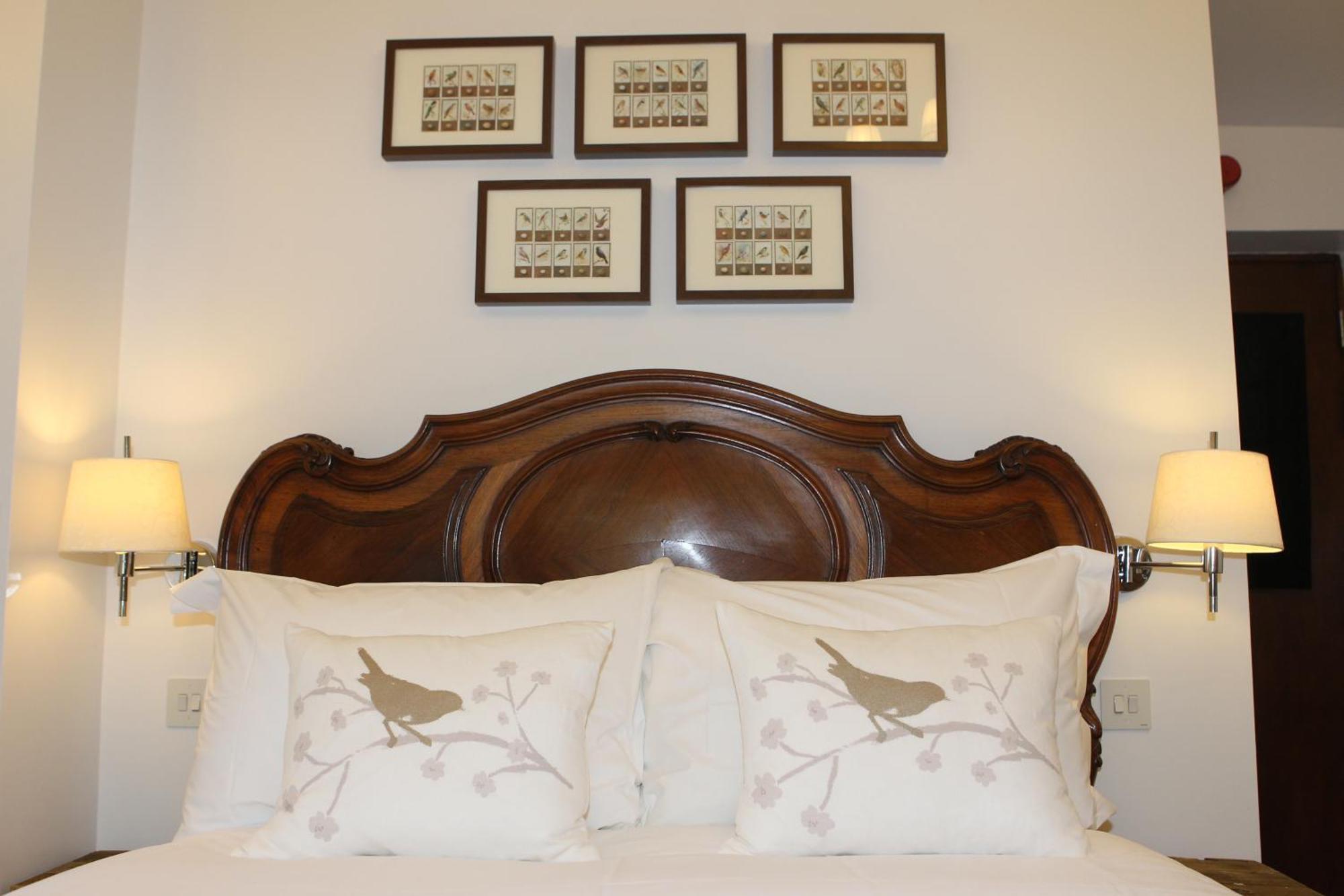 The Compasses Hotel Chelmsford Room photo